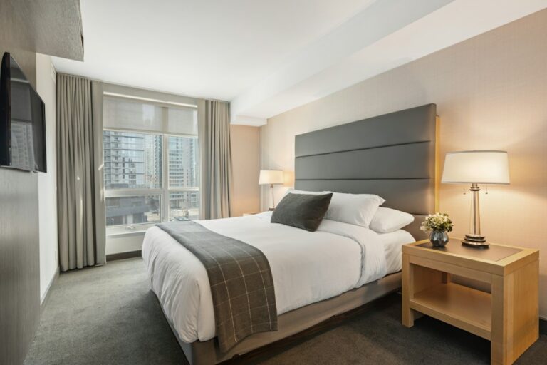 Chambre prête à accueillir des voyageurs